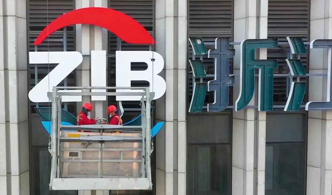 如何进行玻璃幕墙发光字的精准检测？